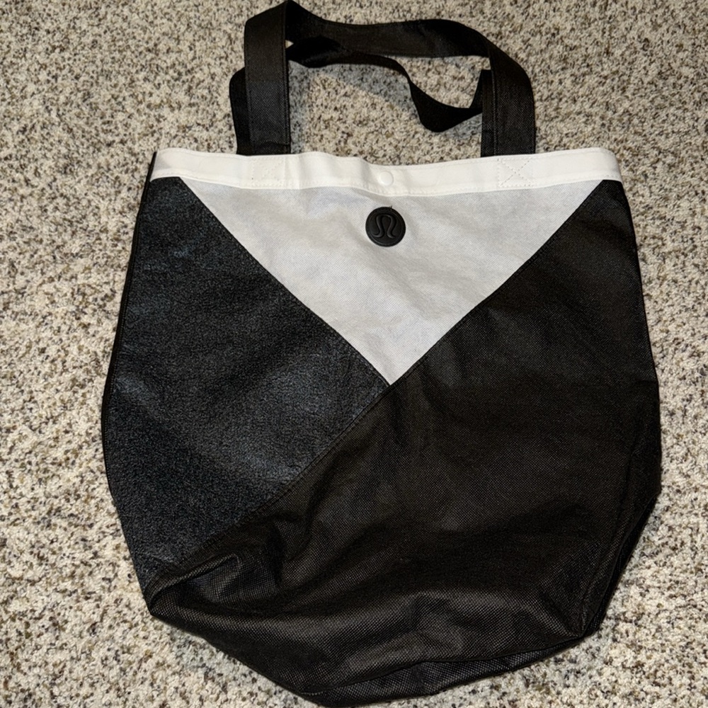 3 Lululemon Reusable Bags